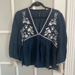 *SALE ALL CLOTHING $10* Zara deep v embroidered blouse, sz M